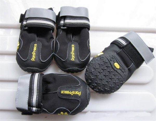 Popular Winter Dog Outdoor Sport Shoes 4pcs Pet Rain Shoes Protect Not To Hurt Fashion Pet Dogs Running Shoes for Large Dogs